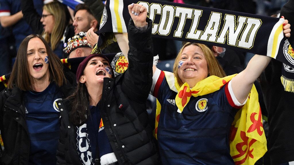 scotland-2022-world-cup-qualifier-fans-aspect-ratio-16-9