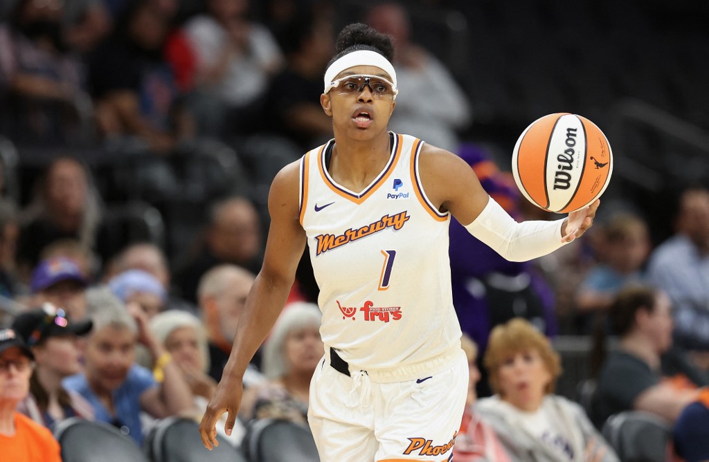 Diamond Deshields Phoenix Mercury WNBA Game