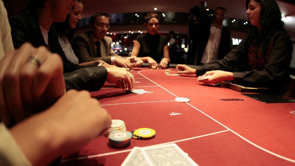 Poker-Players-aspect-ratio-16-9