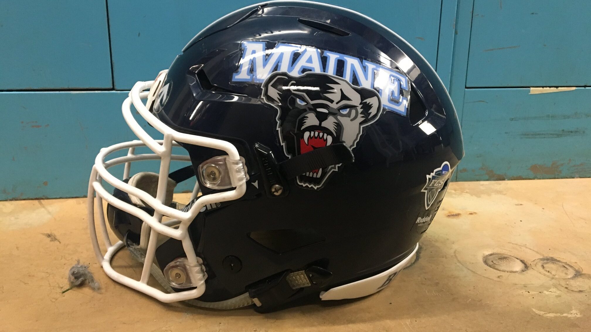 maine-black-bear-college-football-helmet-aspect-ratio-16-9