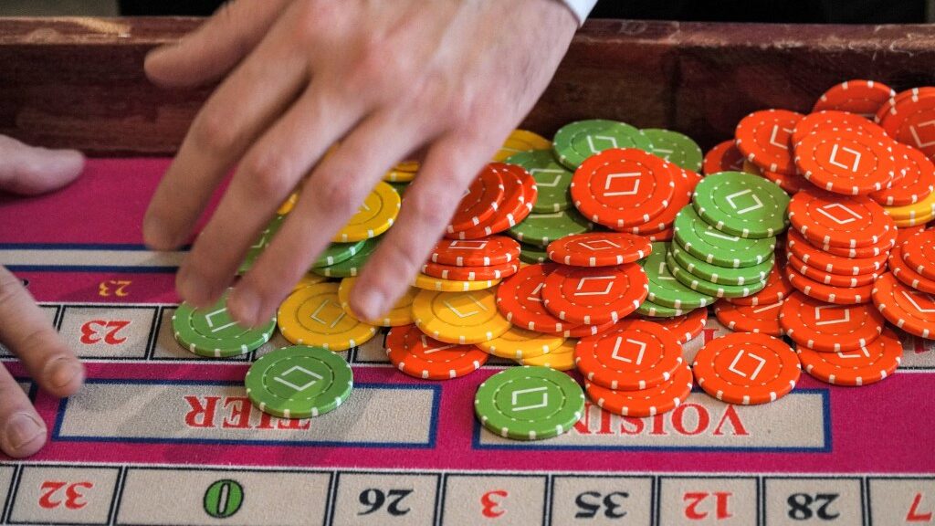 casino-dealer-chips-gambling-aspect-ratio-16-9