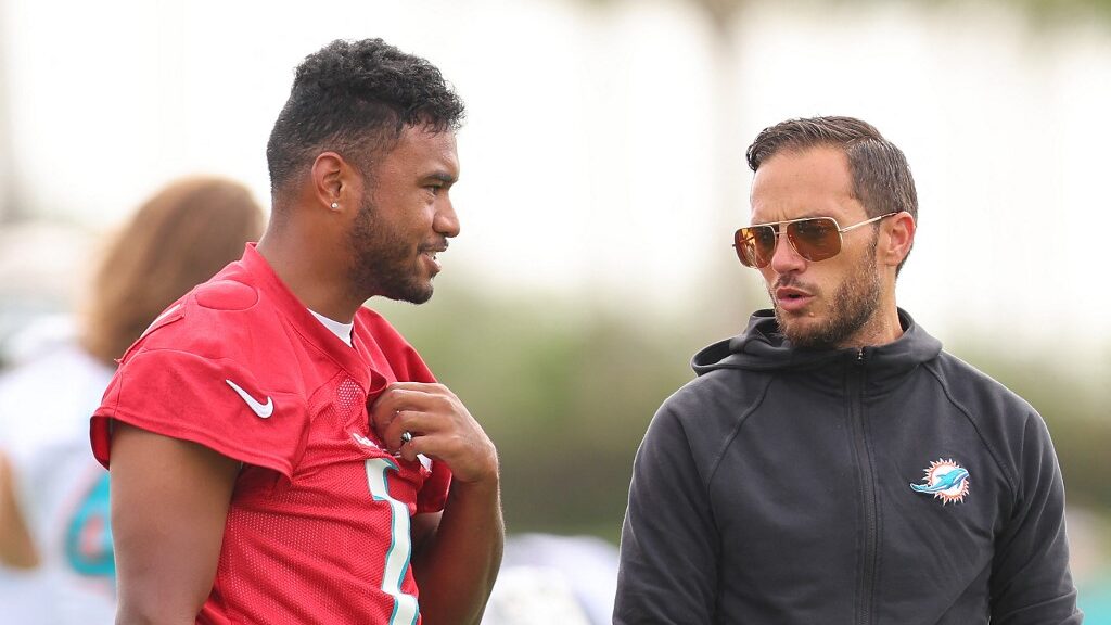 Head coach Mike McDaniel of the Miami Dolphins spends time with his News  Photo - Getty Images