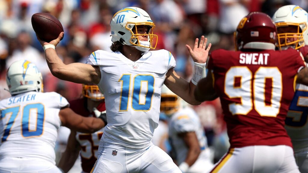 justin-herbert-los-angeles-chargers-quarterback-2021-season-aspect-ratio-16-9