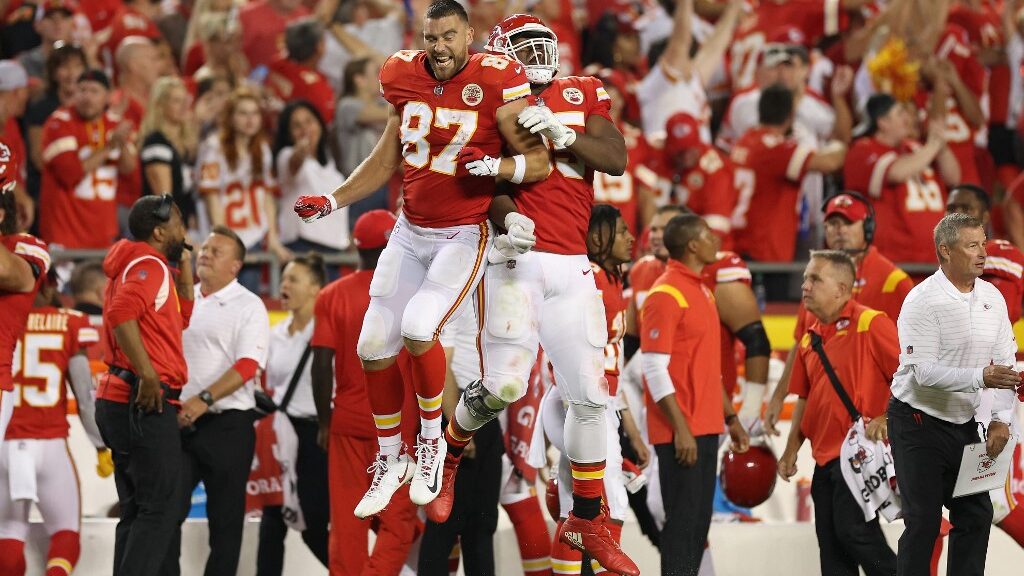 Chris-Jones-Kansas-City-Chiefs-Travis-Kelce-aspect-ratio-16-9