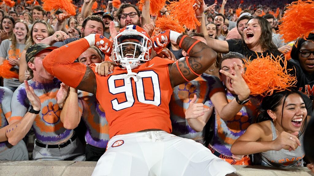 jabriel-robinson-clemson-tigers-jumps-into-the-student-section-aspect-ratio-16-9