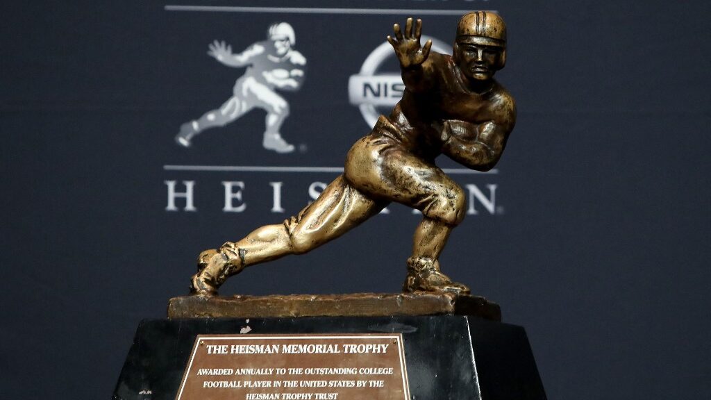 heisman-troph-close-up-ncaa-football-aspect-ratio-16-9