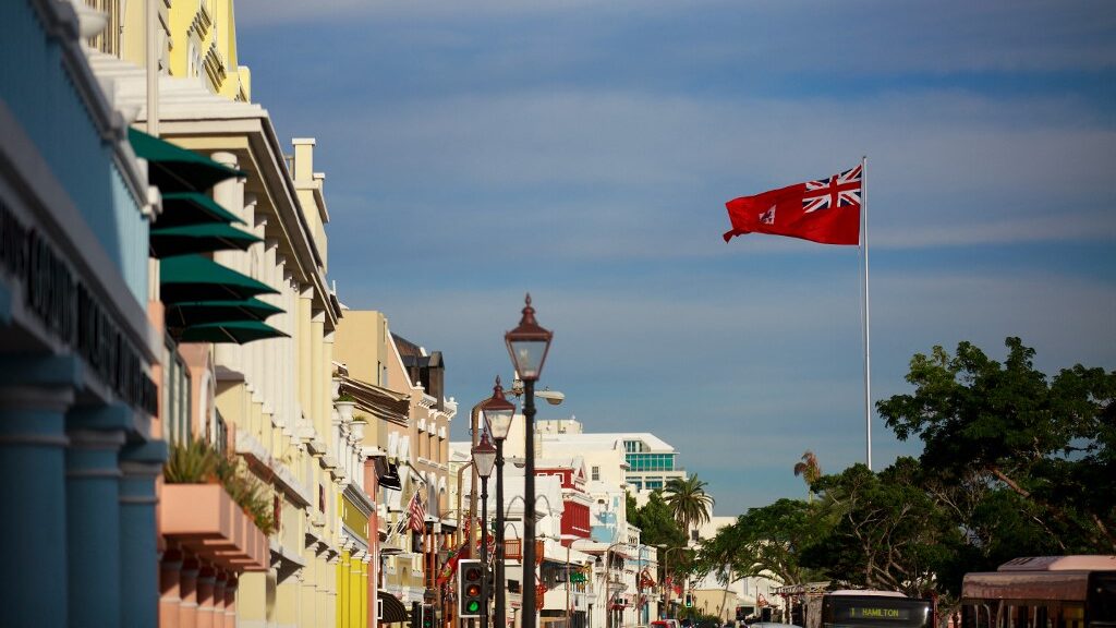 hamilton-bermuda-flag-general-view-aspect-ratio-16-9