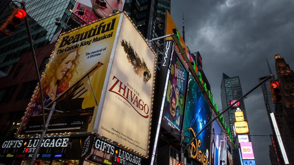 broadway-times-square-new-york-general-view-aspect-ratio-16-9