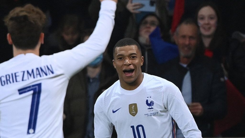 forward-kylian-mbappe-football-match-france-south-africa-aspect-ratio-16-9