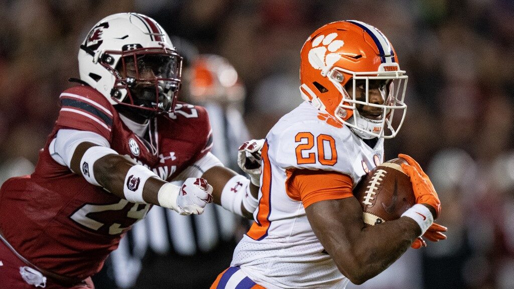 NCAAF Week 13 Parlay at (+257): Clemson to Run Over South Carolina in Blowout