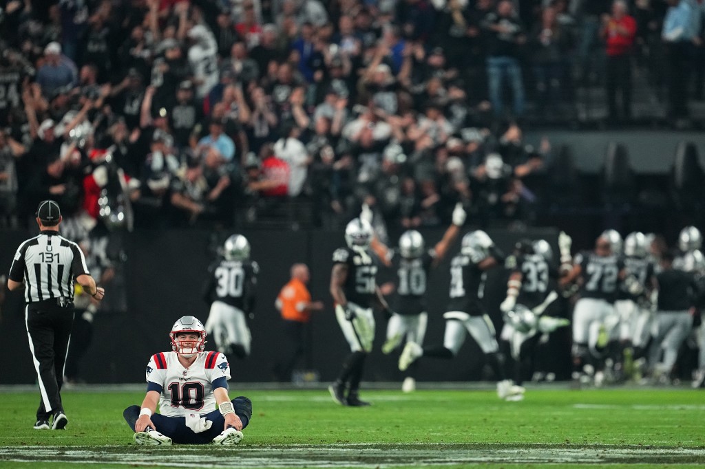 Mac Jones New England Patriots Las Vegas Raiders