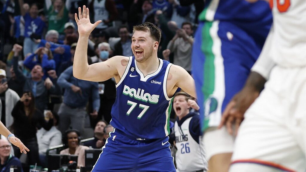 luka-doncic-dallas-mavericks-historic-60-points-gametying-shot-reaction-against-knicks-2022-aspect-ratio-16-9