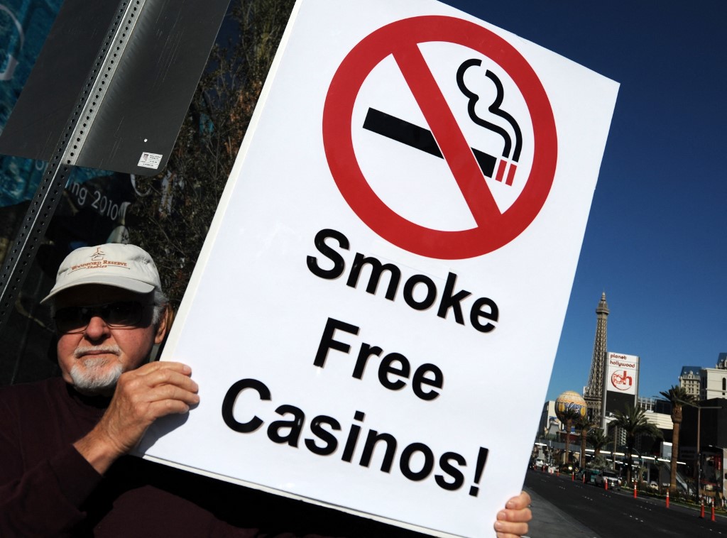 Rhode Island Casinos Believe Banning Smoking Will Cut Their Revenues, Employees Disagree