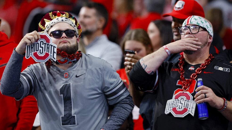 ohio-state-fans-peach-bowl-2023-against-georgia-aspect-ratio-16-9