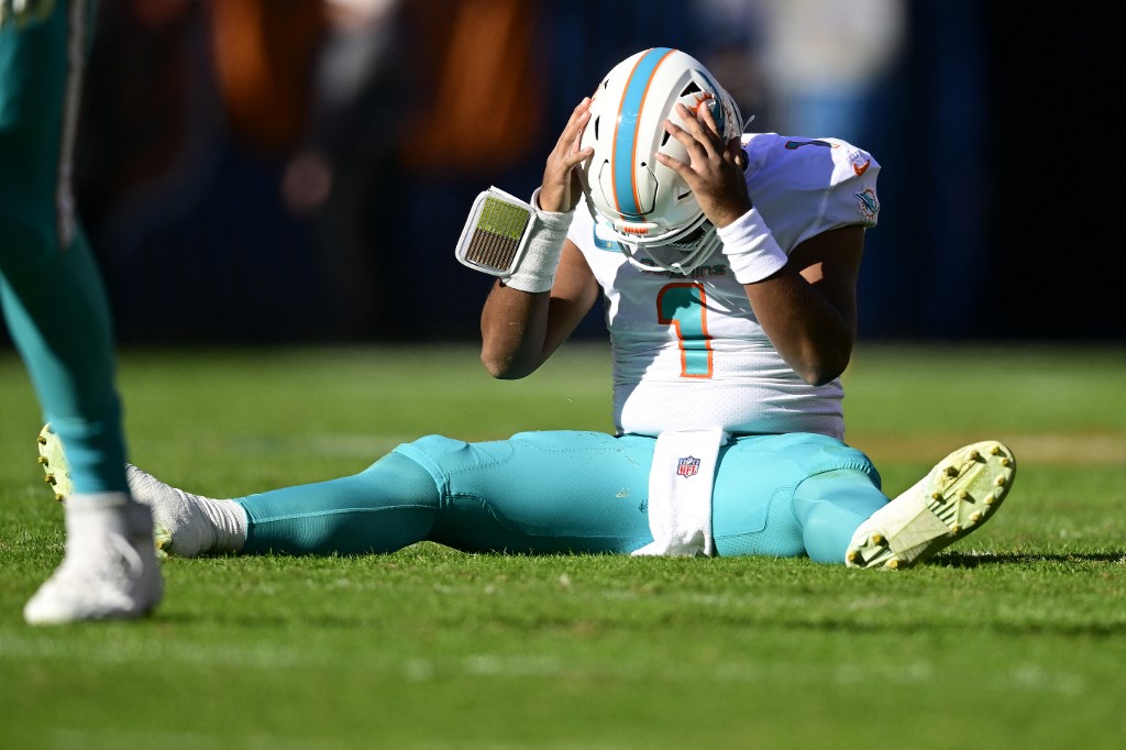 Tua Tagovailoa Miami Dolphins Chicago Bears