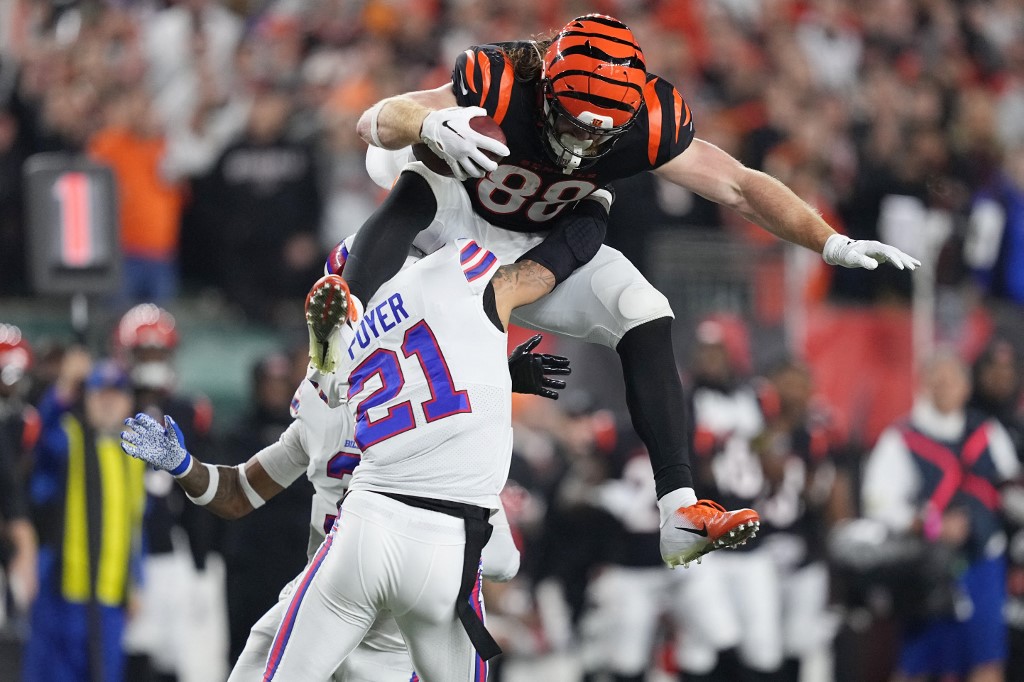 Hayden Hurst Cincinnati Bengals vs Buffalo Bills