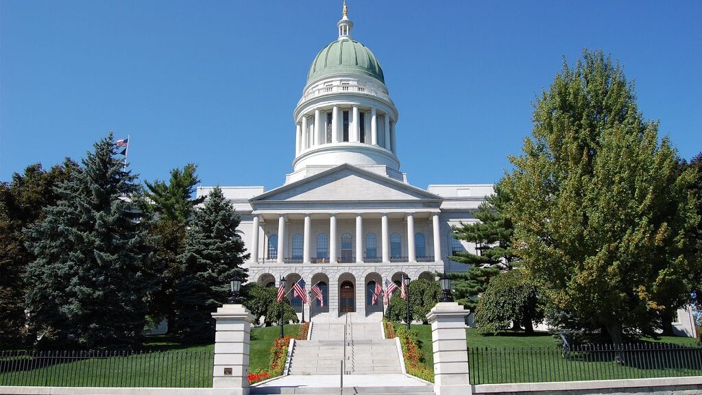 Augusta-Maine-State-House-building-facebook-maine-state-museum-aspect-ratio-16-9
