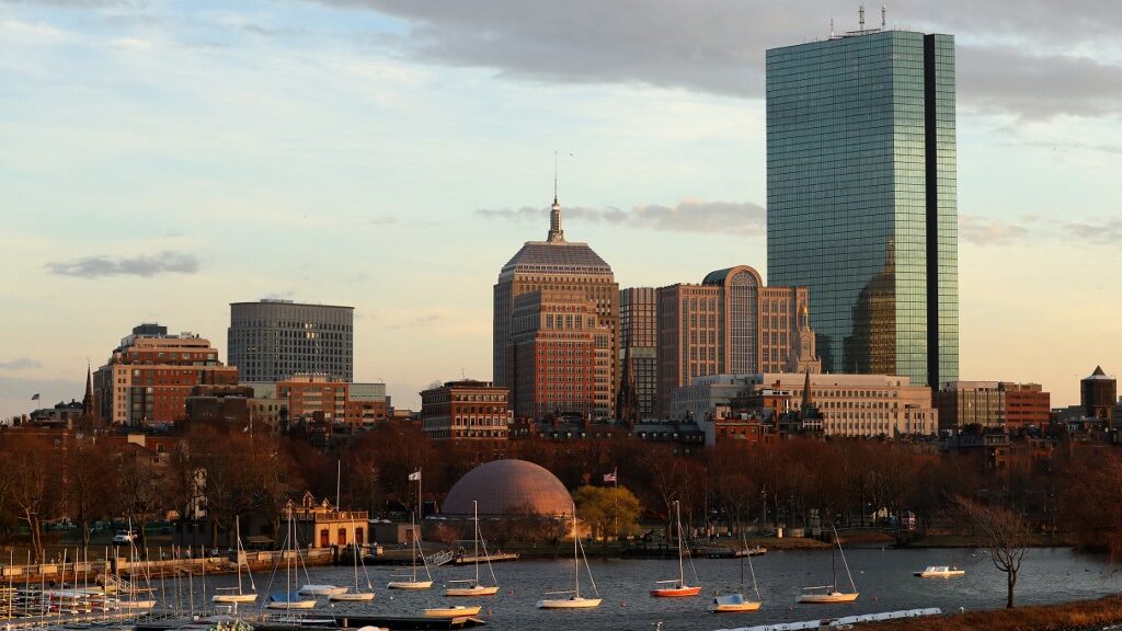 charles-river-esplanade-boston-skyline-massachusetts-aspect-ratio-16-9