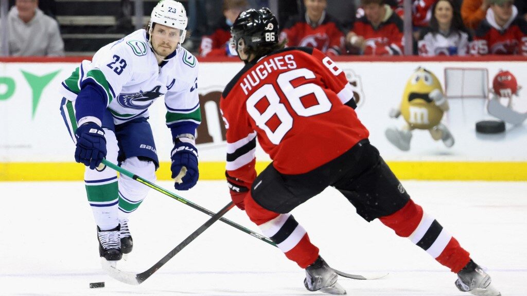 oliver-ekman-larsson-vancouver-canucks-aspect-ratio-16-9