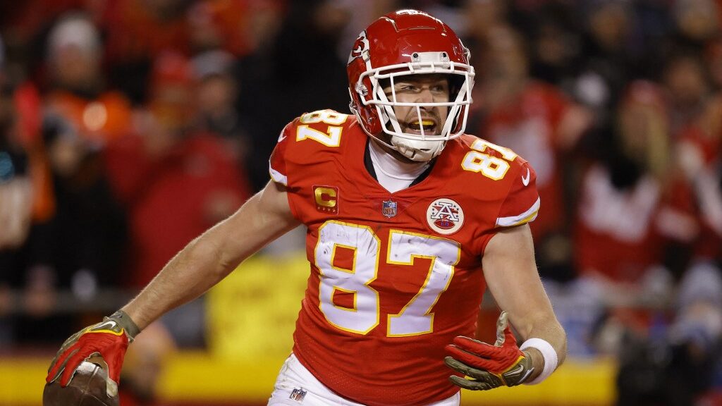 Next Gen Stats on X: Travis Kelce led all tight ends in