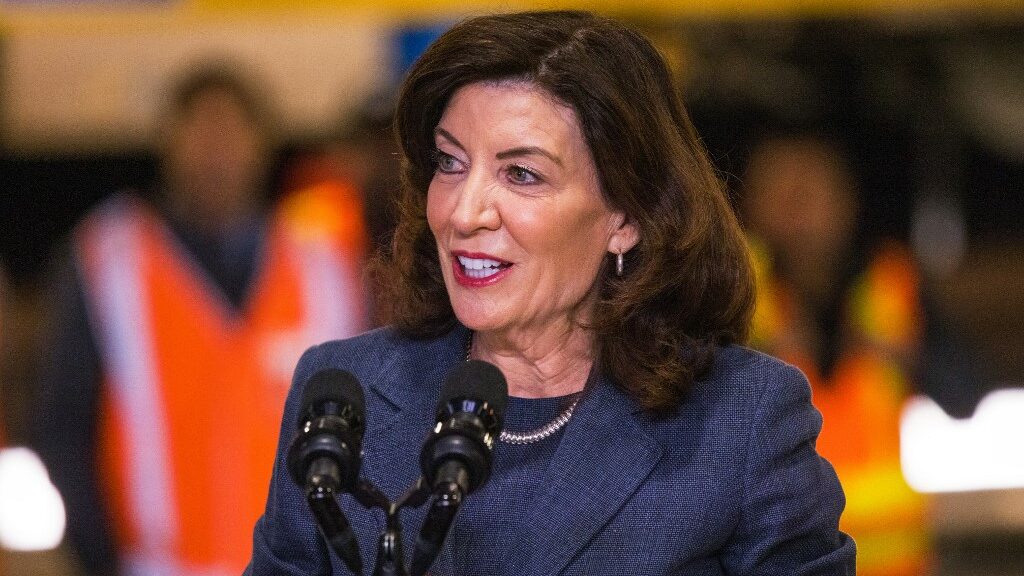 new-york-governor-kathy-hochul-speech-politics-aspect-ratio-16-9