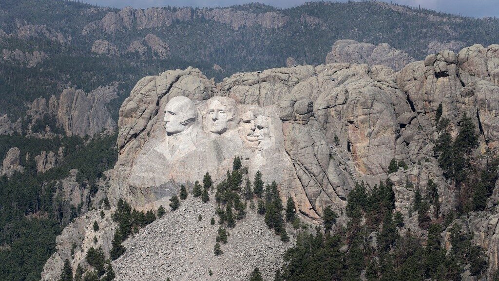 mount-rushmore-national-monument-keystone-south-dakota-aspect-ratio-16-9