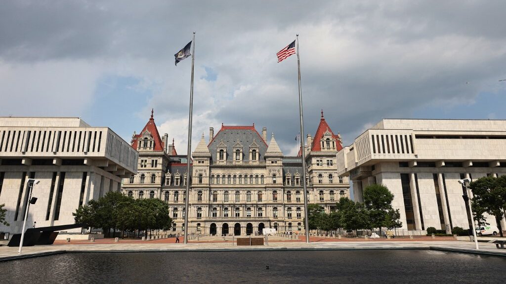 new-york-state-capitol-albany-united-states-aspect-ratio-16-9