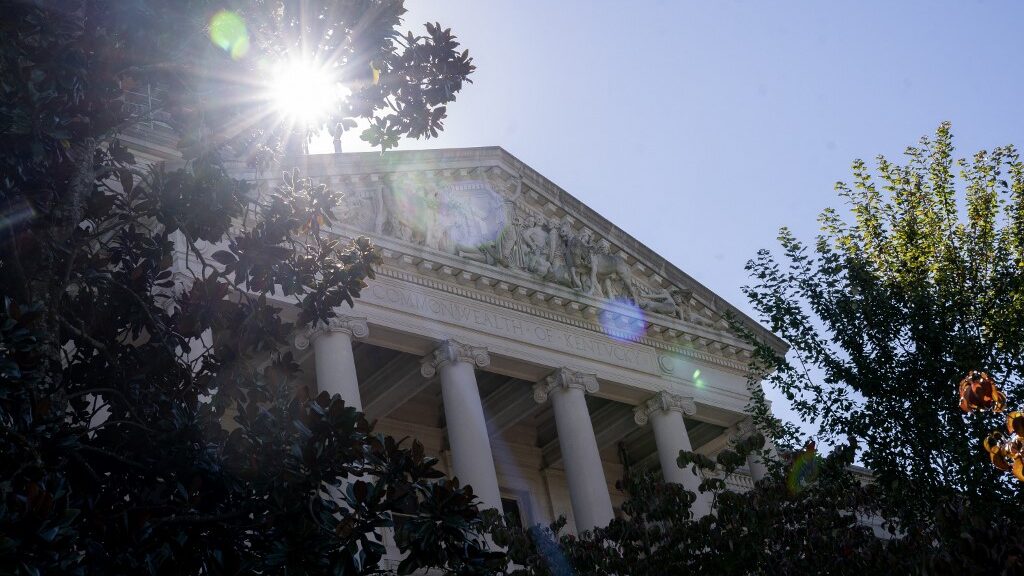 kentucky-state-capitol-building-frankfort-united-states-2-aspect-ratio-16-9