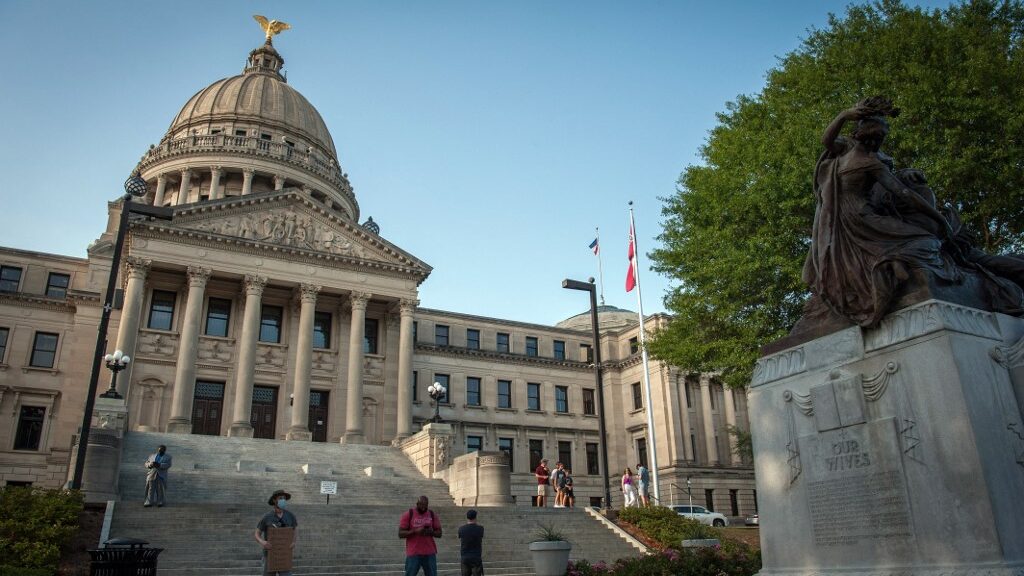 mississippi-state-capitol-building-jackson-lawmakers-aspect-ratio-16-9
