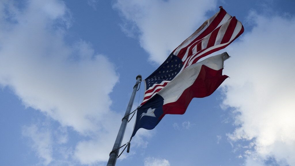 united-states-flag-texas-state-flag-murchison-rogers-park-aspect-ratio-16-9