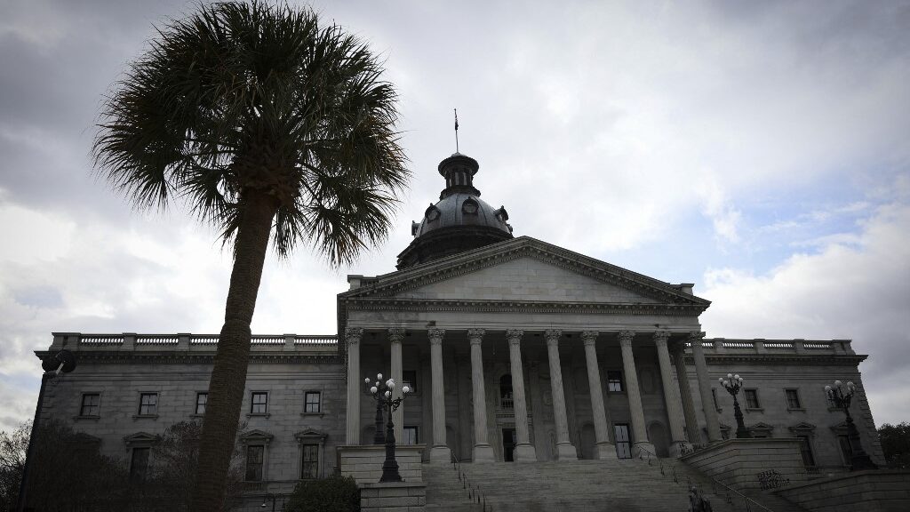 south-carolina-state-house-building-columbia-2-aspect-ratio-16-9