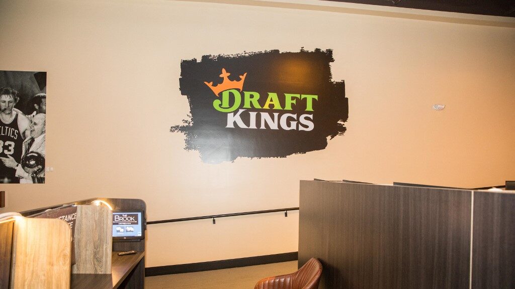 signage-draftkings-sportsbook-seabrook-new-hampshire-aspect-ratio-16-9