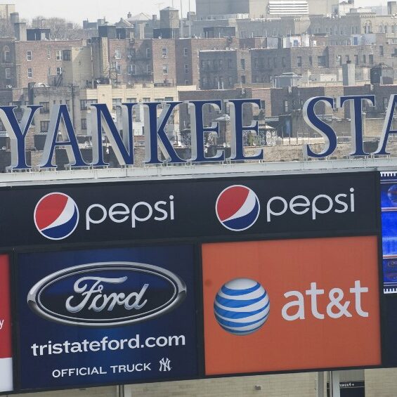 sign-outfield-yankee-stadium-new-york-aspect-ratio-1-1