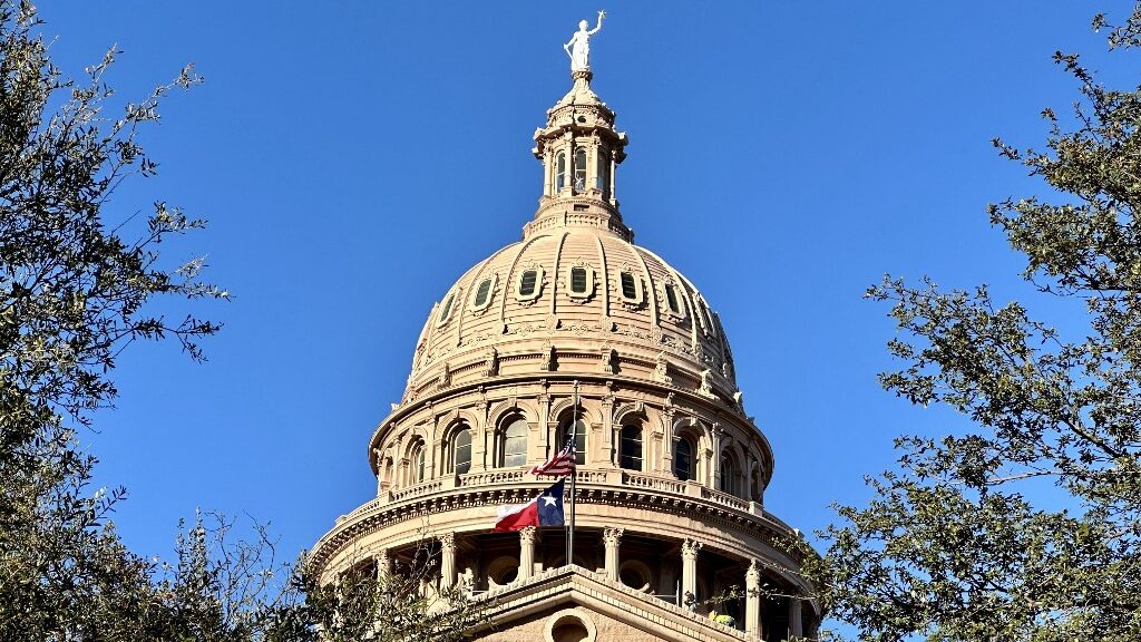 texas-state-capitol-building-austin-legislators-aspect-ratio-16-9