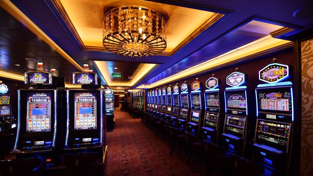 gaming-machines-casino-royal-caribbean-cruise-2-1-aspect-ratio-16-9
