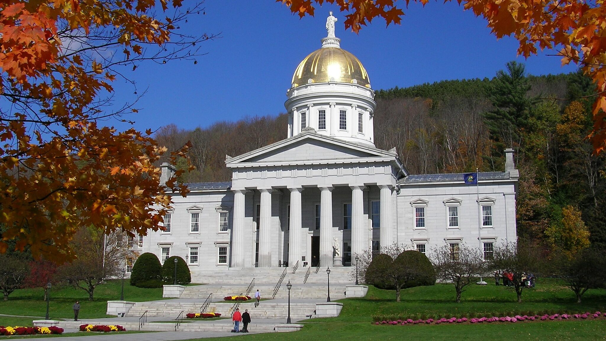 vermont-state-house-building-state-capitol-montpelier-aspect-ratio-16-9