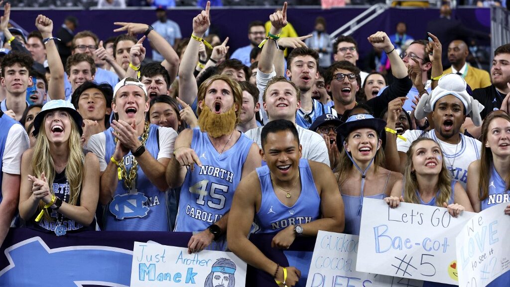 north-carolina-fans-march-madness-aspect-ratio-16-9