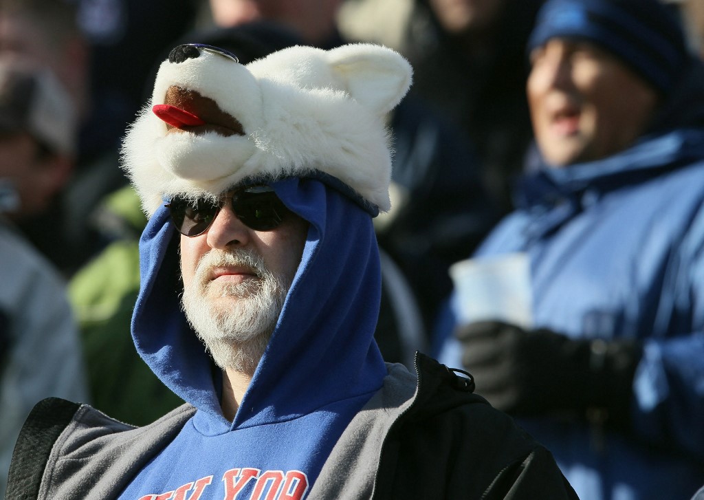 Fan Connecticut Huskies Cincinnati Bearcats East Hartford