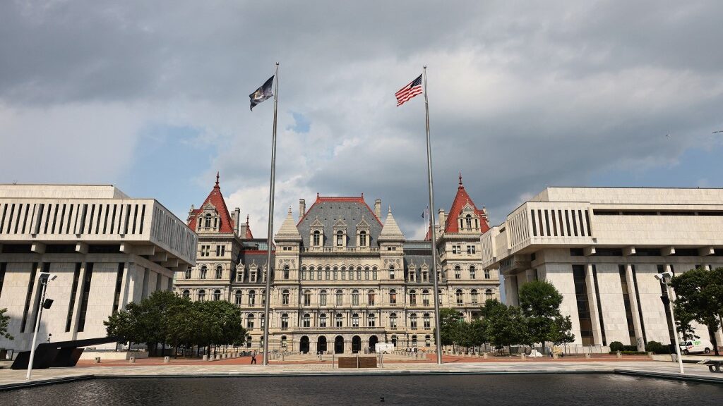 new-york-state-capitol-albany-united-states-aspect-ratio-16-9