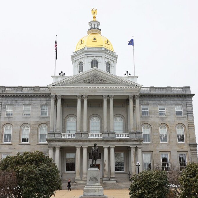 new-hampshire-state-house-building-concord-aspect-ratio-1-1
