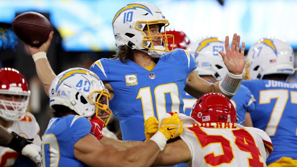 justin-herbert-los-angeles-chargers-aspect-ratio-16-9