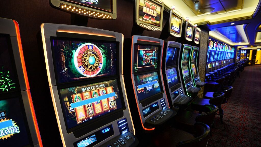 gaming-machines-casino-royal-caribbean-anthem-seas-aspect-ratio-16-9