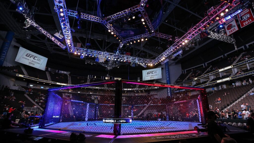 general-view-octagon-prior-ufc-261-aspect-ratio-16-9