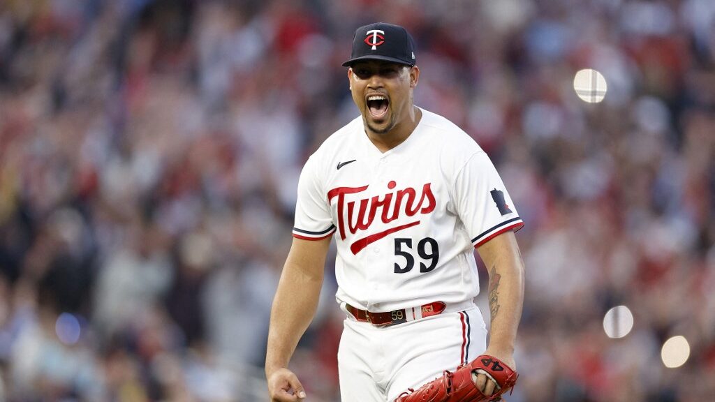 jhoan-duran-minnesota-twins-toronto-blue-jays-aspect-ratio-16-9