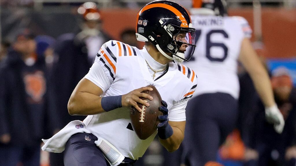 Why Bears' Justin Fields thinks Cole Kmet is so valuable to team – NBC  Sports Chicago