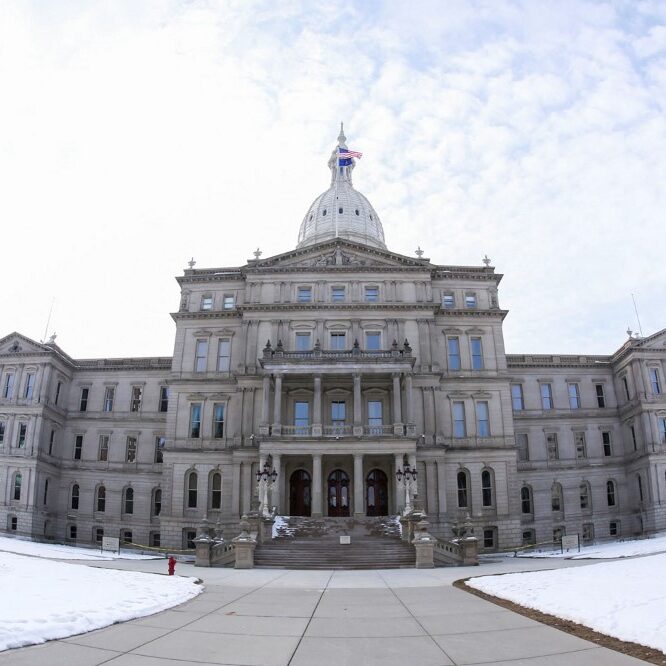 general-view-state-capitol-building-michigan-aspect-ratio-1-1