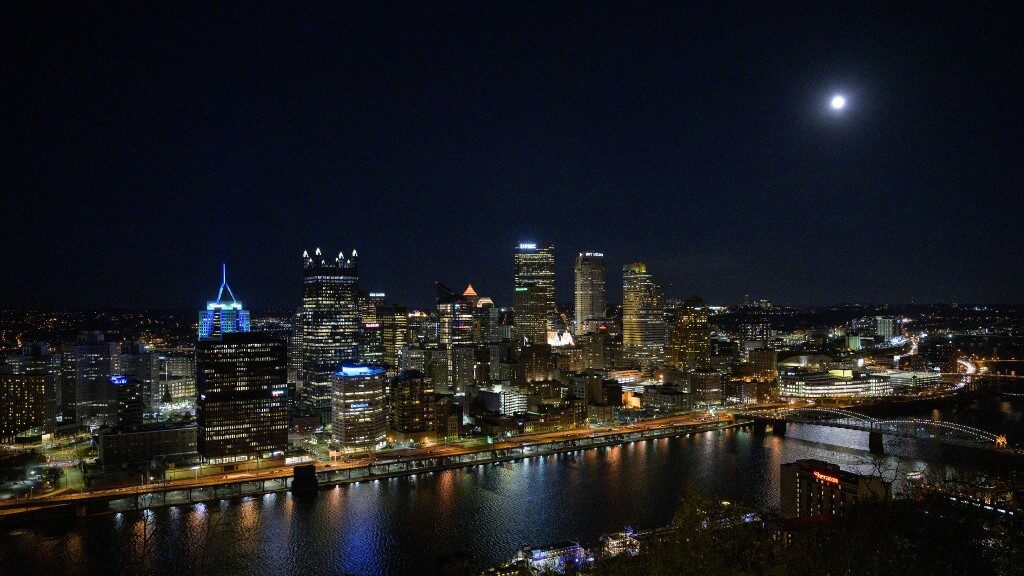 Skyline-view-of-downtown-Pittsburgh-Pennsylvania-at-night-on-November-7-2022-on-the-eve-of-the-US-midterm-elections-aspect-ratio-16-9