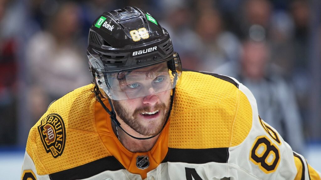 David-Pastrnak-Boston-Bruins-2-aspect-ratio-16-9