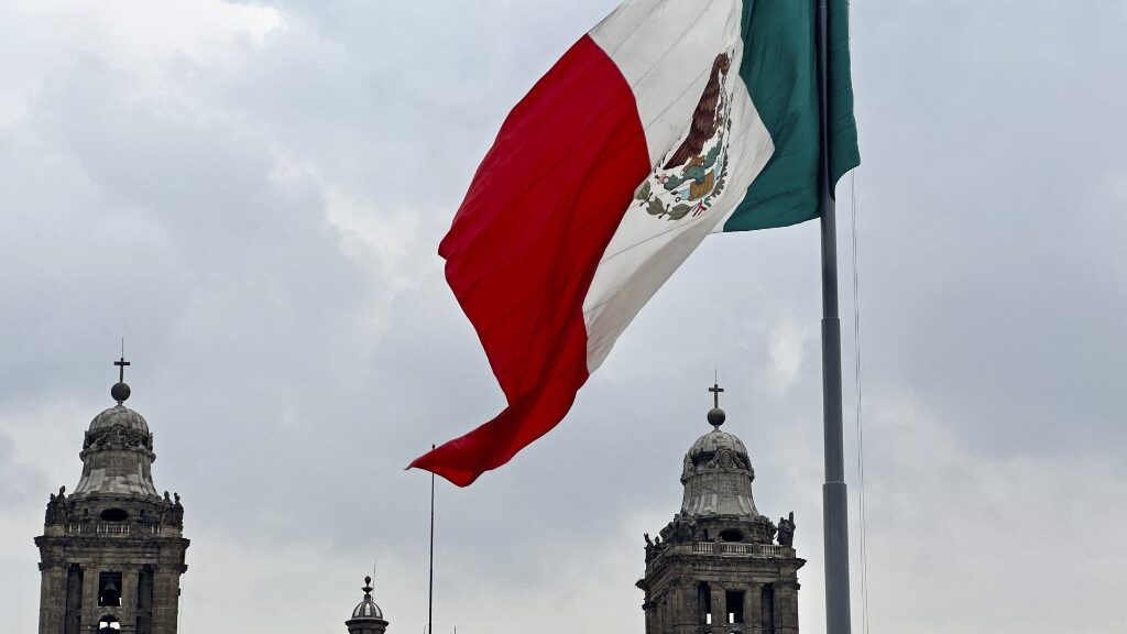 Mexican-flag-aspect-ratio-16-9