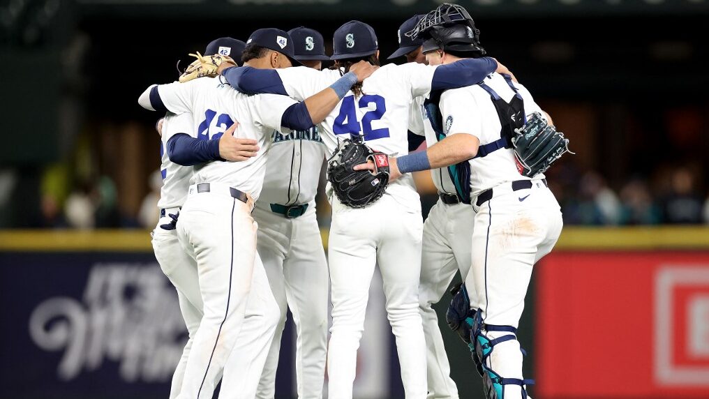 Seattle-Mariners-players-aspect-ratio-16-9